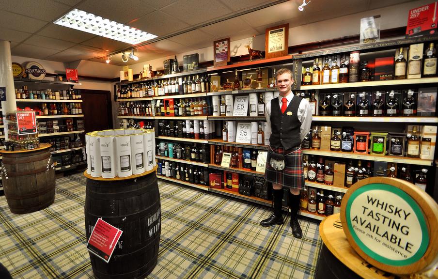 200 malts and a range of blends, spirits, liqueurs and beers from all of the regions across Scotland available in store.