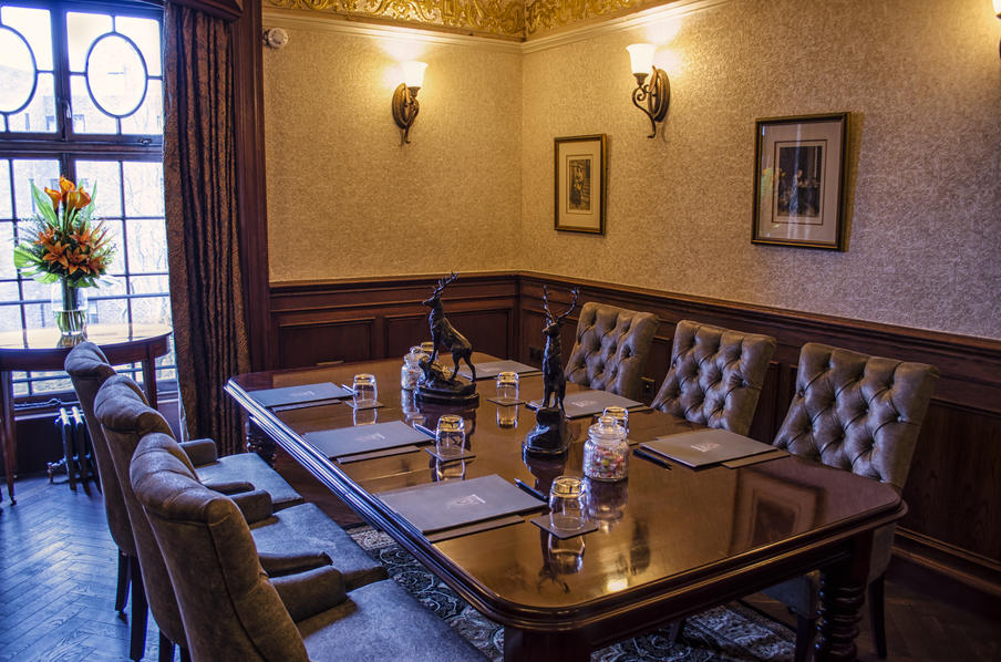 Our Snug, in a beautifully ornate former reading room is a great venue for up to 8 guests for a meeting or private lunch or dinner event. Original wooden panelling and a richly decorated ceiling make this an ideal venue 